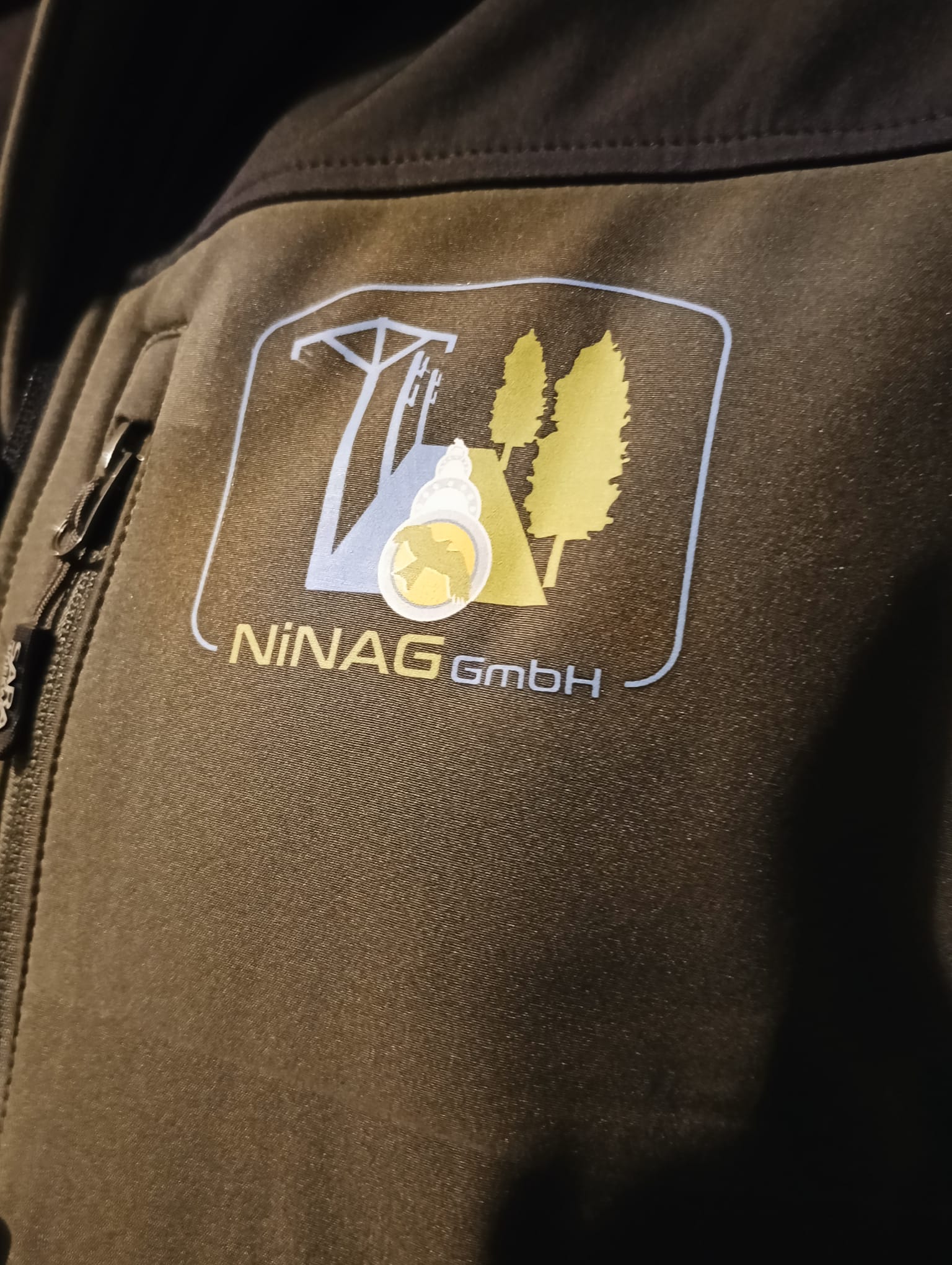 NiNAG Teamjacke mit Firmenlogo